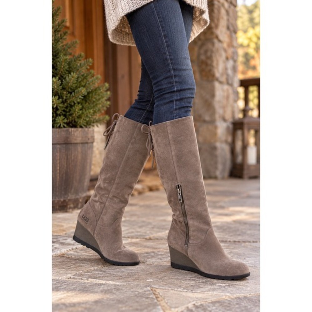 UGG Dawna Womens 7 Grey Waterproof Suede Tall Wedge Boots 1017429